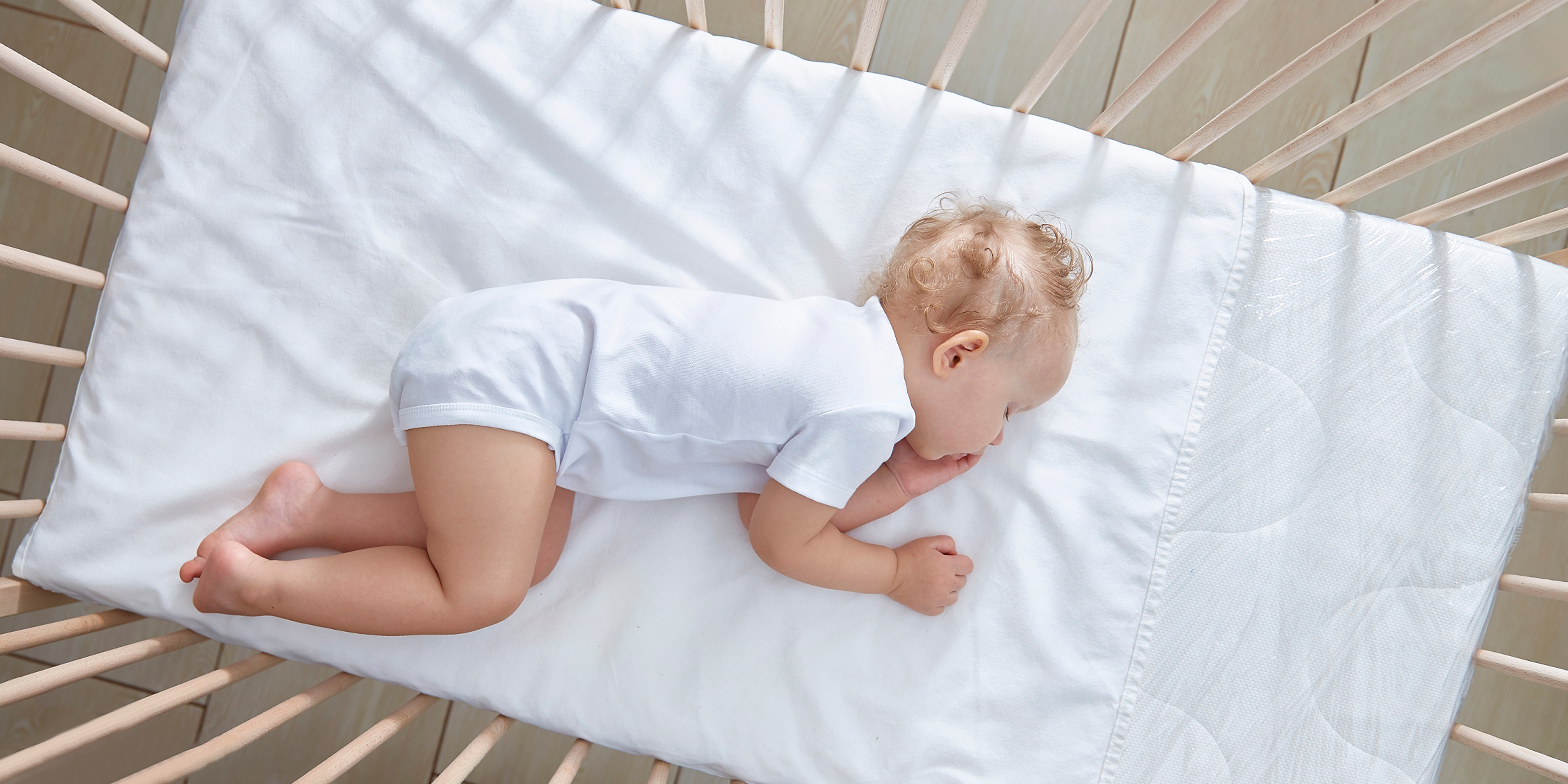 How to get your baby to sleep in a crib