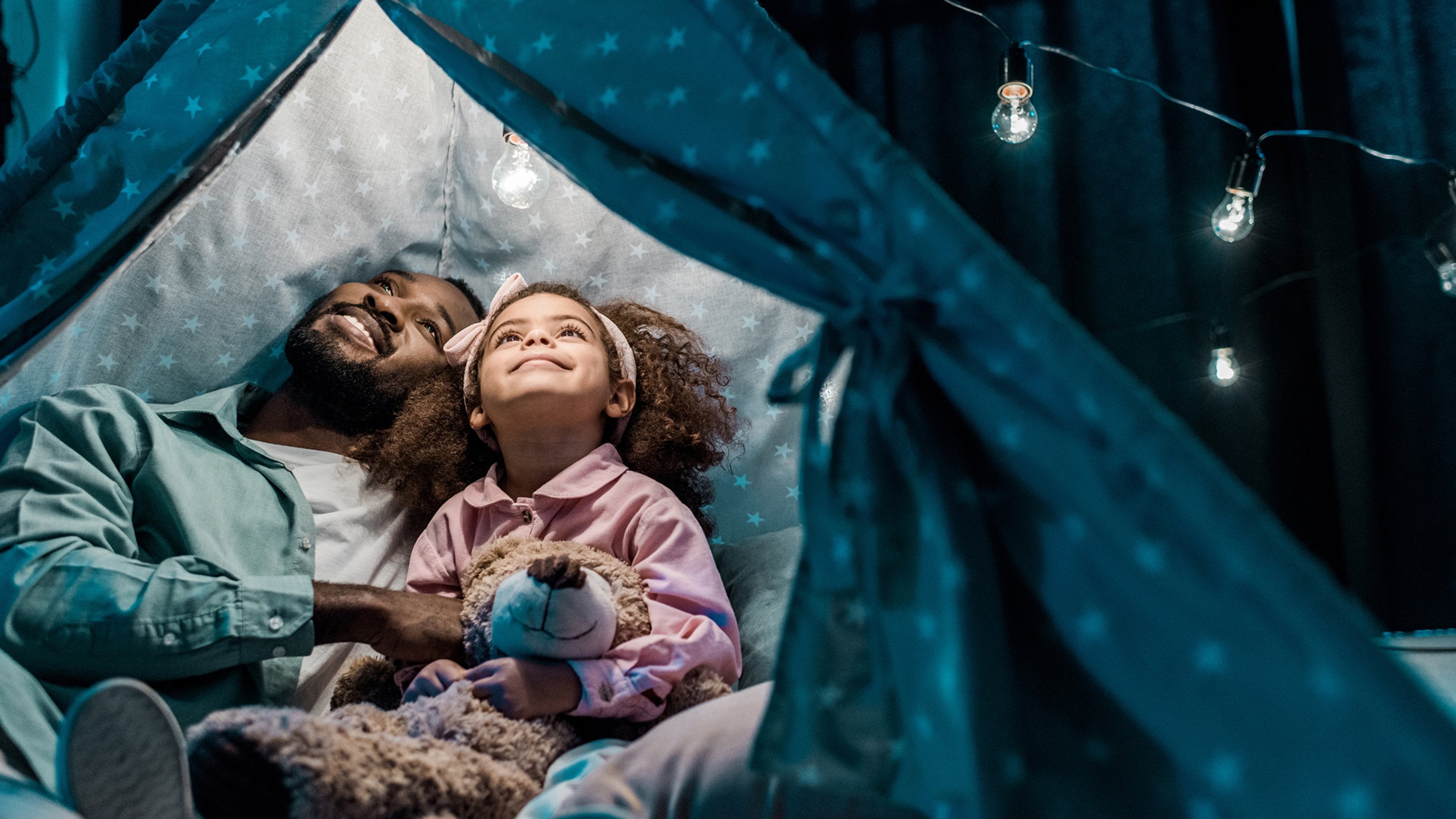 familycamping_istock_lightfieldstudios_resized