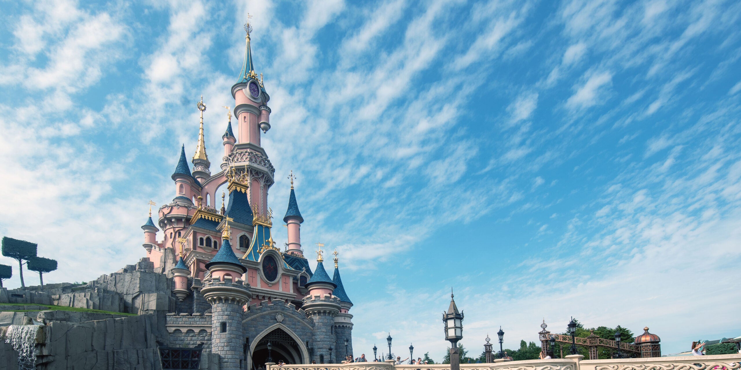 Five-Tips-for-Disneyland-With-the-Family-Main-Image